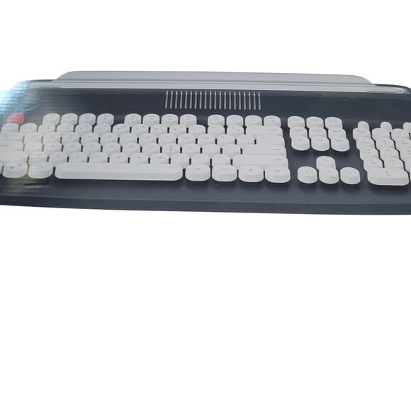 Accto Retro Bluetooth Keyboard - Picture 2 of 6